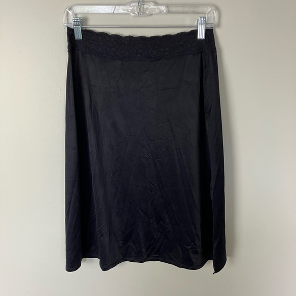 vassarette Other - Woman’s Vassarette 1/2 Slip Side Slit Size Med. 40 24” Great Preloved Condition